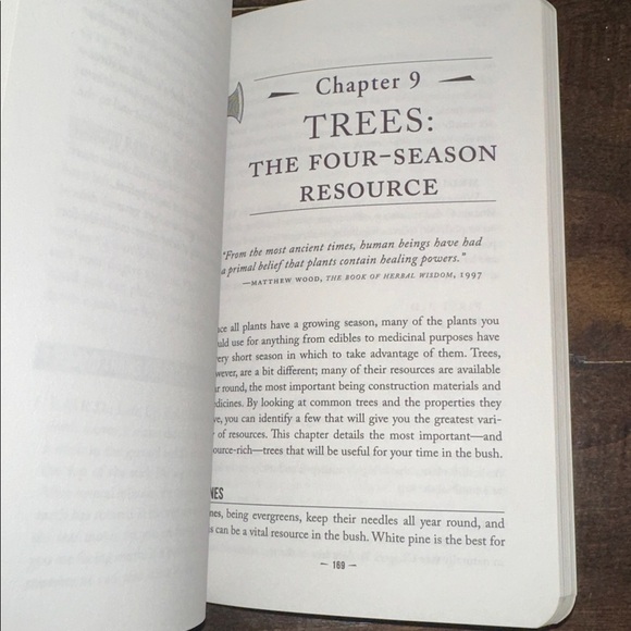 Bushcraft 101 Survival Guide Book - Picture 10 of 15